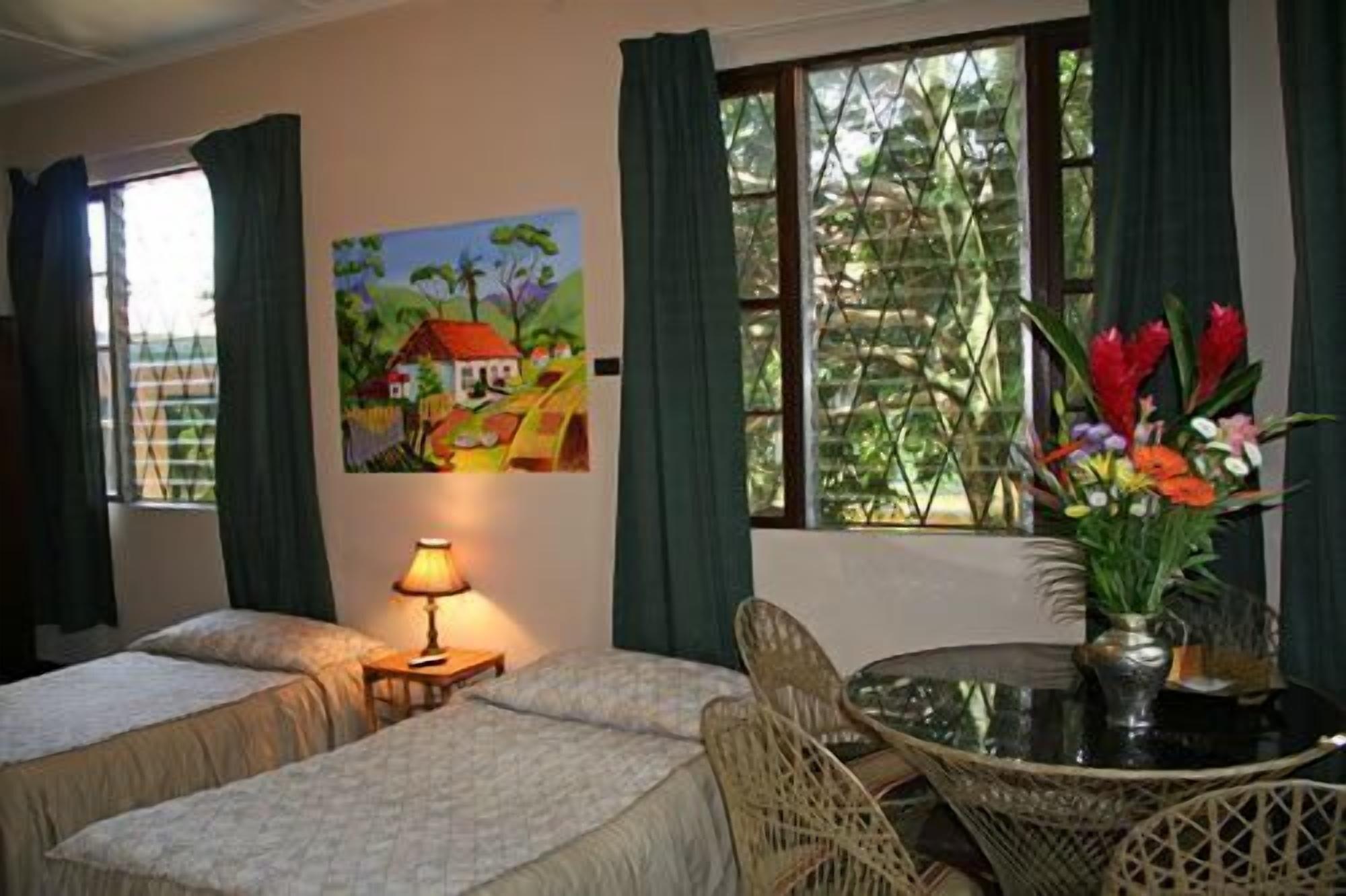 Hemingway Inn San José Esterno foto